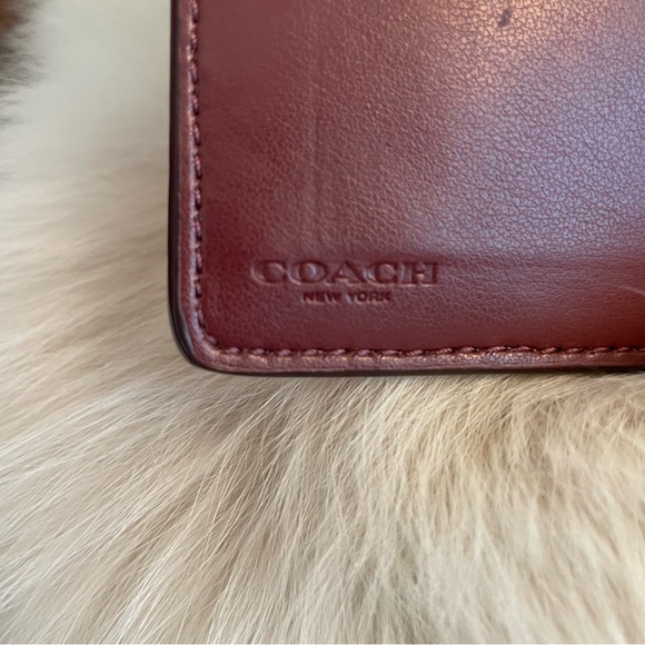Coach Corner Zip Wallet - Picture 4 of 10